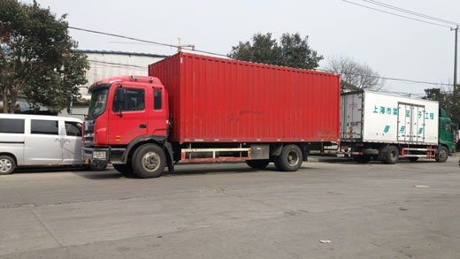 偉博物流貨運(yùn)卡車